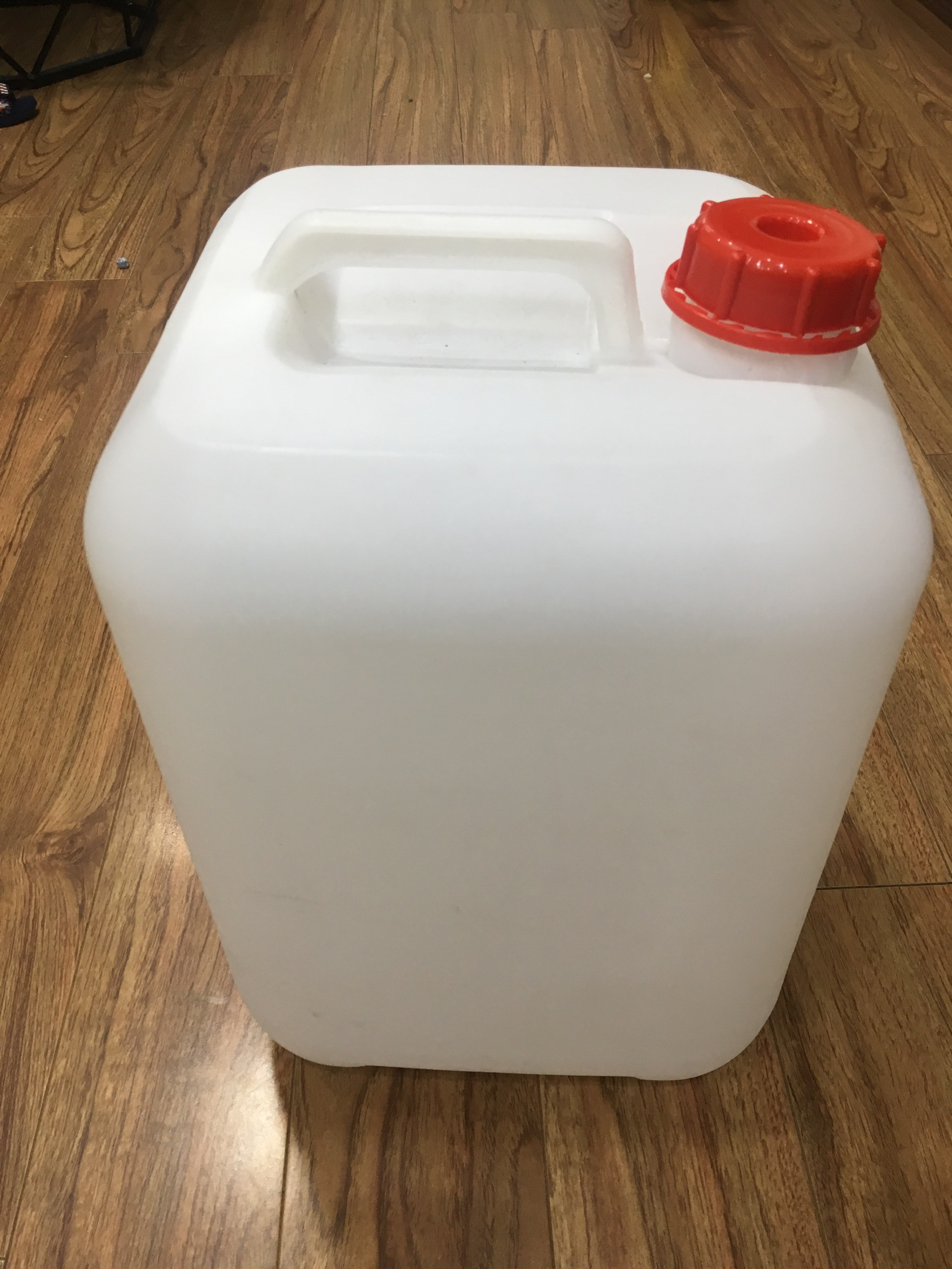 Can nhựa 20 lít màu trắng quai nổi